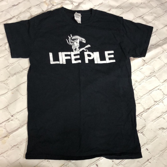 Awesome cotton graphic Tee bundle! All size Smalls - Picture 3 of 7